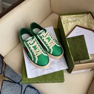 Gucci Tennis 1977 Zapatillas de lona verdes con rayas web estilo de vida