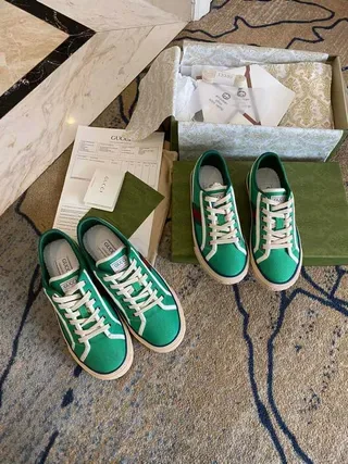 Gucci Tennis 1977 Zapatillas de lona verdes con rayas web estilo de vida 4
