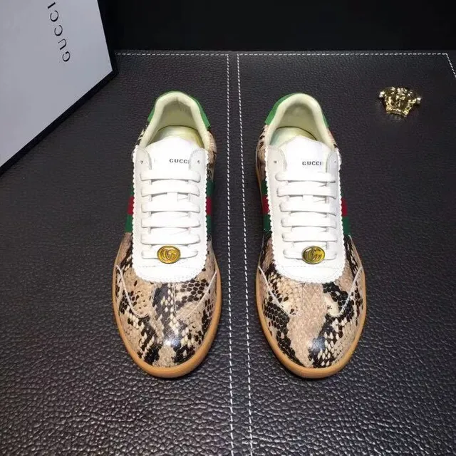 Gucci Tennis 1977 tênis lifestyle com estampa de serpente verde-vermelho web 5