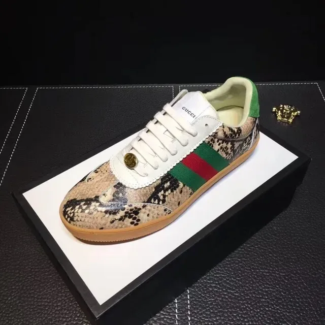 Gucci Tennis 1977 tênis lifestyle com estampa de serpente verde-vermelho web 7