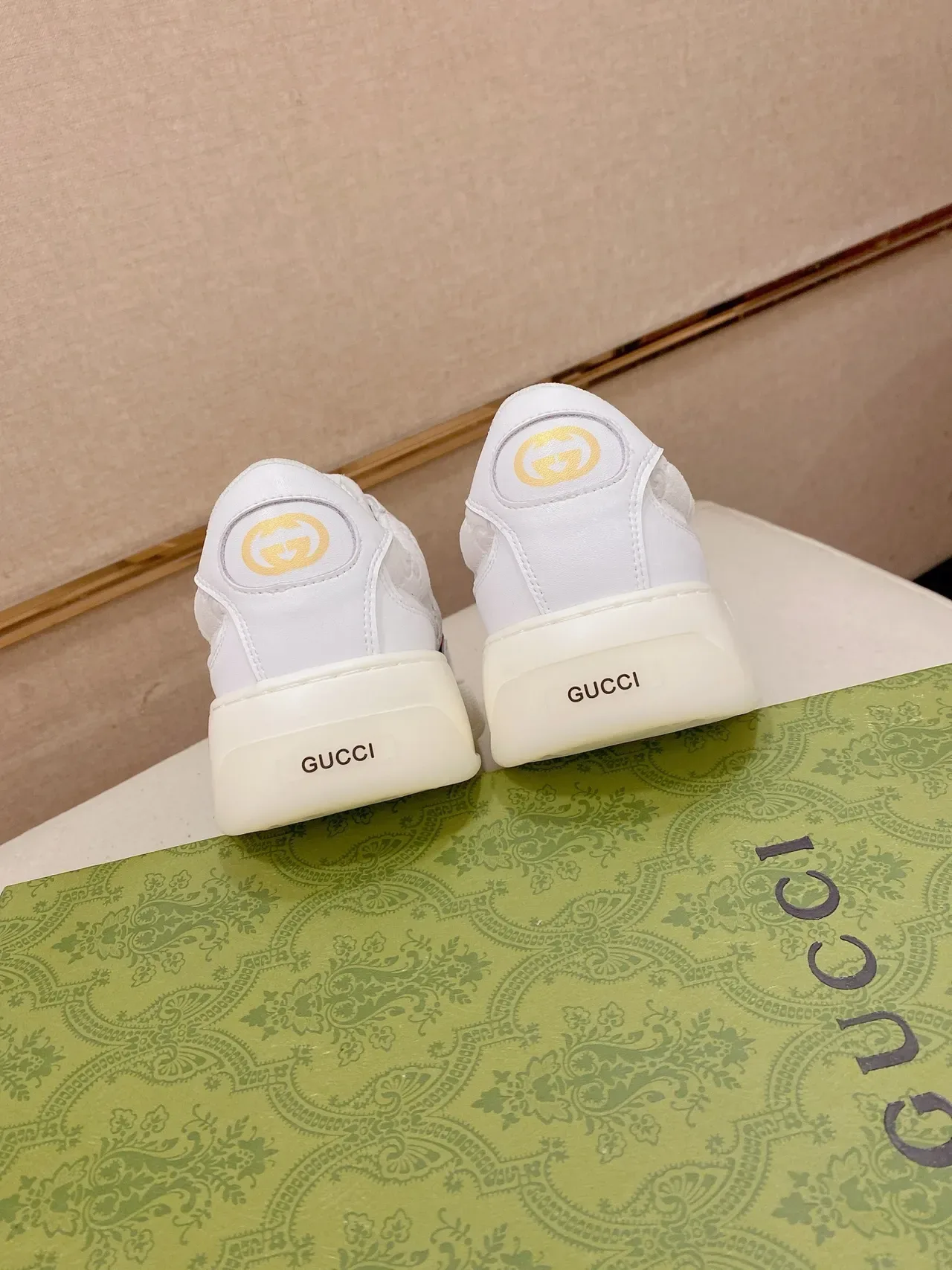 Gucci Tennis 1977 Zapatillas Lifestyle Blancas Verdes Rojas Web 2