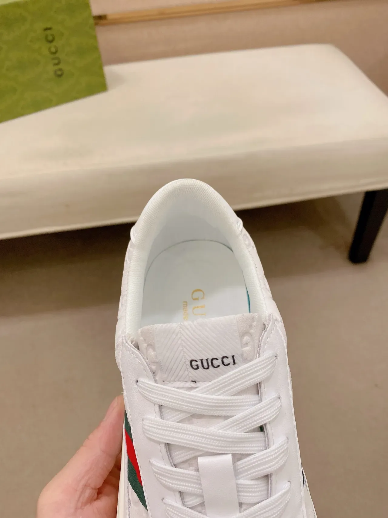 Gucci Tennis 1977 Zapatillas Lifestyle Blancas Verdes Rojas Web 3