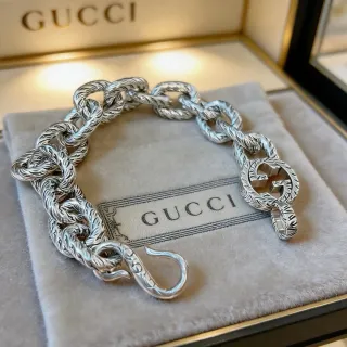 Gucci سلسلة فضية ملتوية مربوطة بالحبل سوار منحوت بنقشة ورقة