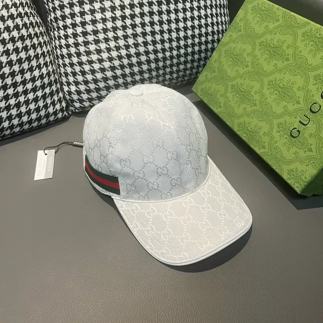 Gorra de béisbol Gucci Blanco y Negro GG Monogram Jacquard Web Stripe Accent 2