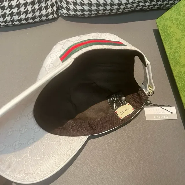 Gorra de béisbol Gucci Blanco y Negro GG Monogram Jacquard Web Stripe Accent 7