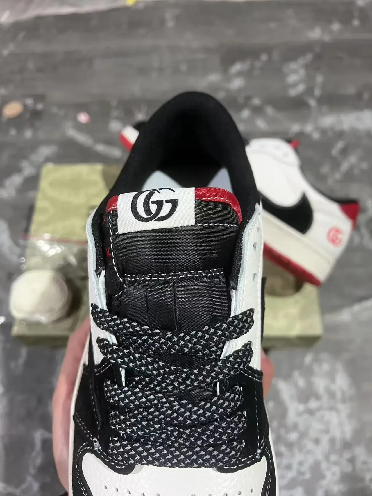 Gucci Zapatillas Lifestyle Blancas Negras Low-Top Cuero-Suede Paneladas 4