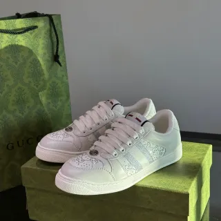 Gucci 白水晶镶嵌金属条纹生活方式运动鞋