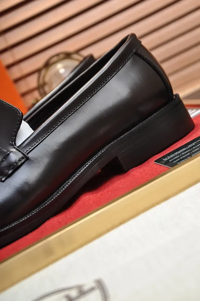 Hermès Black Gold Polished Leather Metal H-Buckle Strap Loafer 2