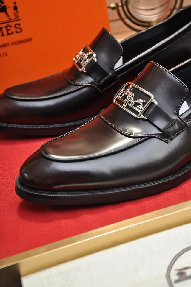 Hermès Black Gold Polished Leather Metal H-Buckle Strap Loafer 3