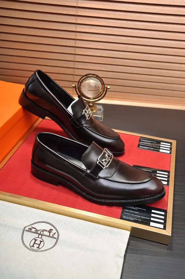 Hermès Black Gold Polished Leather Metal H-Buckle Strap Loafer 5