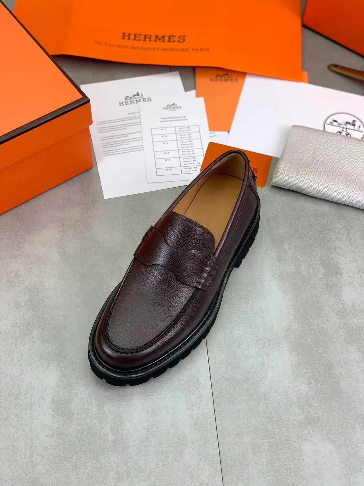 Hermès Marrón Negro Cuero Granulado Correa Penny Loafer 7