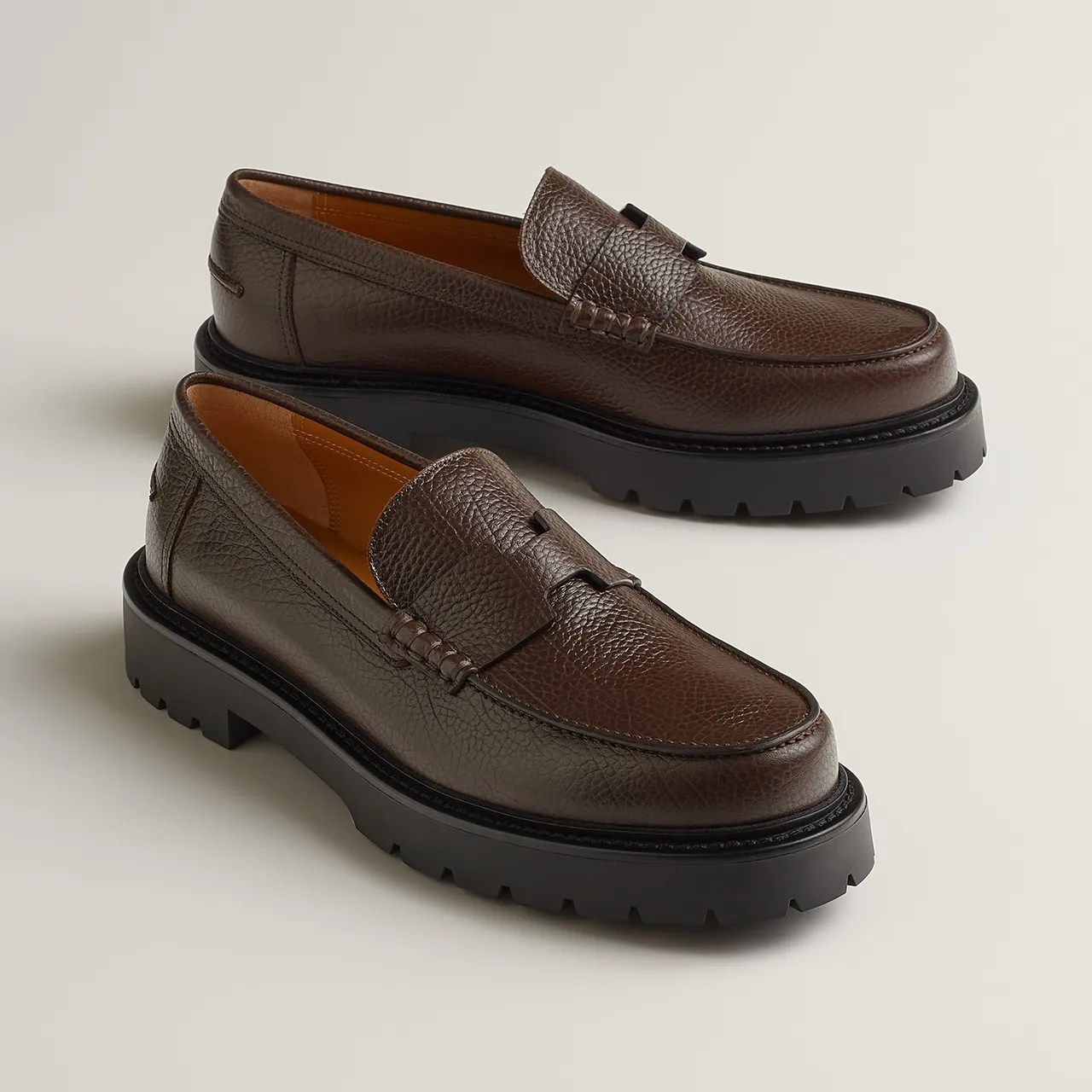 Hermès Marrón Negro Cuero Granulado Correa Penny Loafer 8