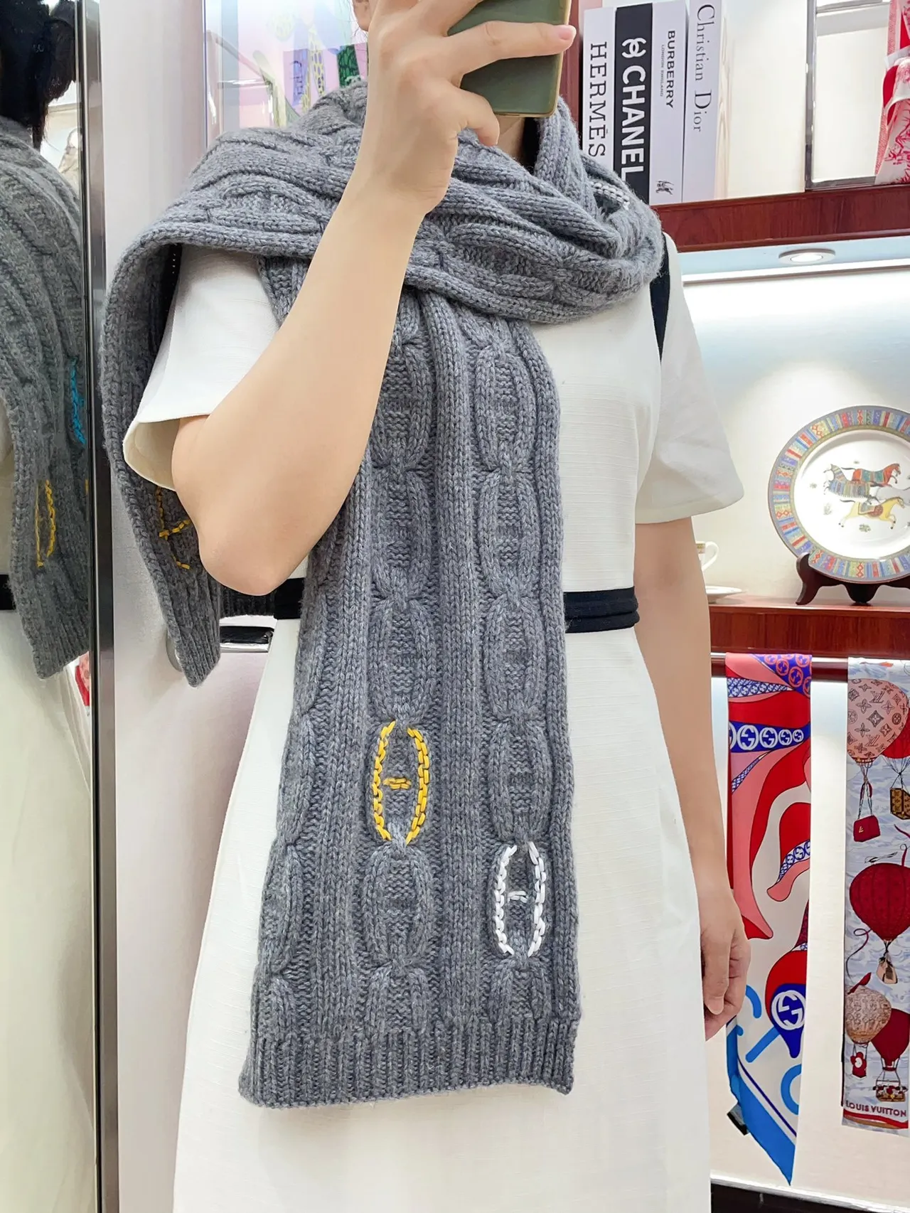 Hermès Chaine d'Ancre Gris Jaune Tricot câblé Bordé Logo Cachemire Écharpe 2