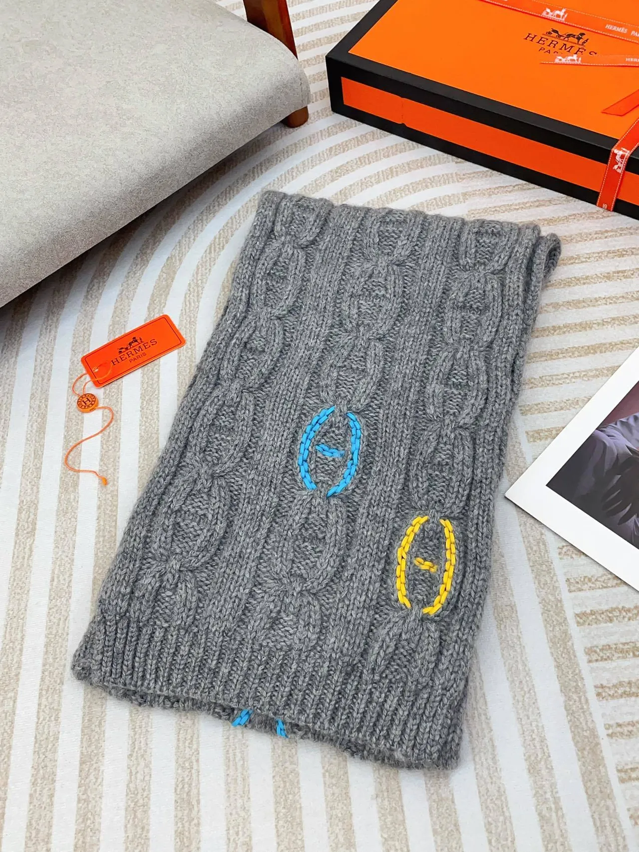 Hermès Chaine d'Ancre Gris Jaune Tricot câblé Bordé Logo Cachemire Écharpe 5