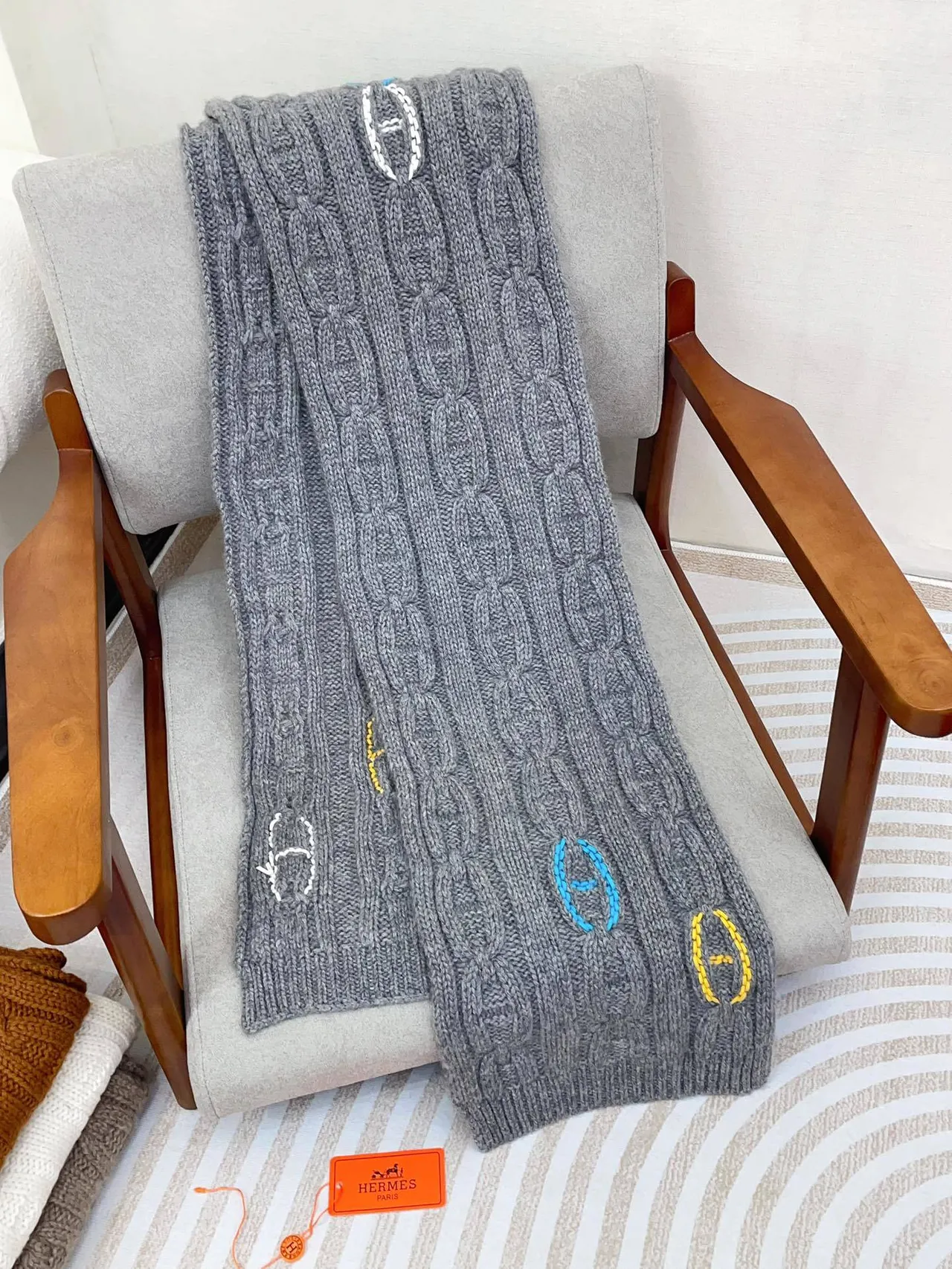 Hermès Chaine d'Ancre Gris Jaune Tricot câblé Bordé Logo Cachemire Écharpe 6