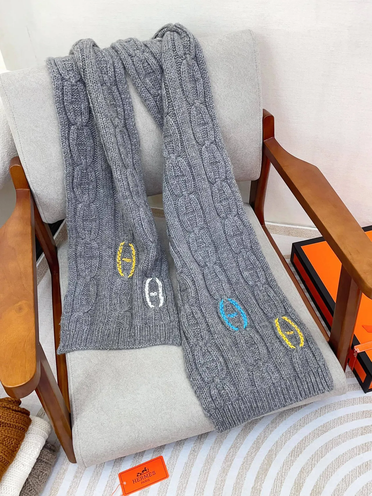 Hermès Chaine d'Ancre Gris Jaune Tricot câblé Bordé Logo Cachemire Écharpe 7