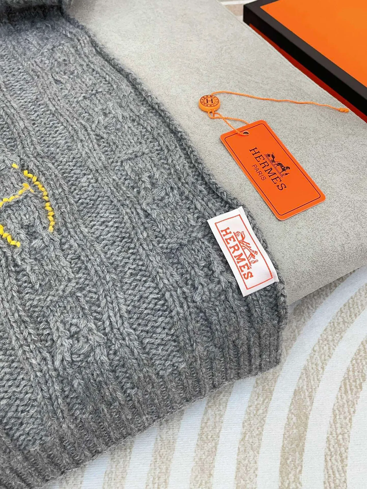 Hermès Chaine d'Ancre Gris Jaune Tricot câblé Bordé Logo Cachemire Écharpe 9