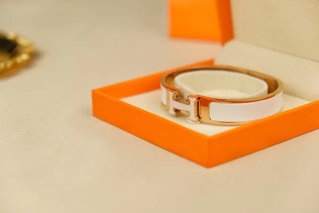 Hermès Clic H Pulseira de Esmalte Branco em Ouro Rosa 2