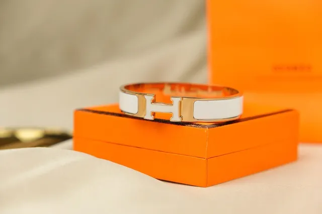 Hermès Clic H Pulseira de Esmalte Branco em Ouro Rosa 3