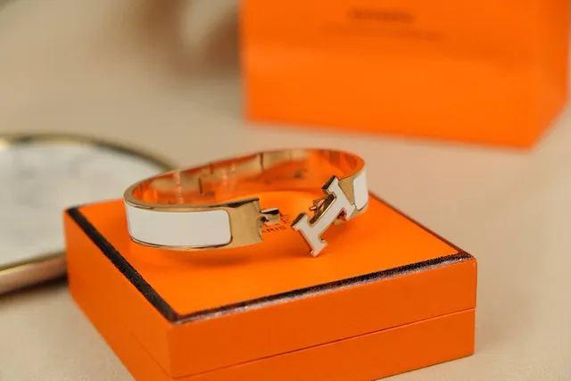 Hermès Clic H Pulseira de Esmalte Branco em Ouro Rosa 5