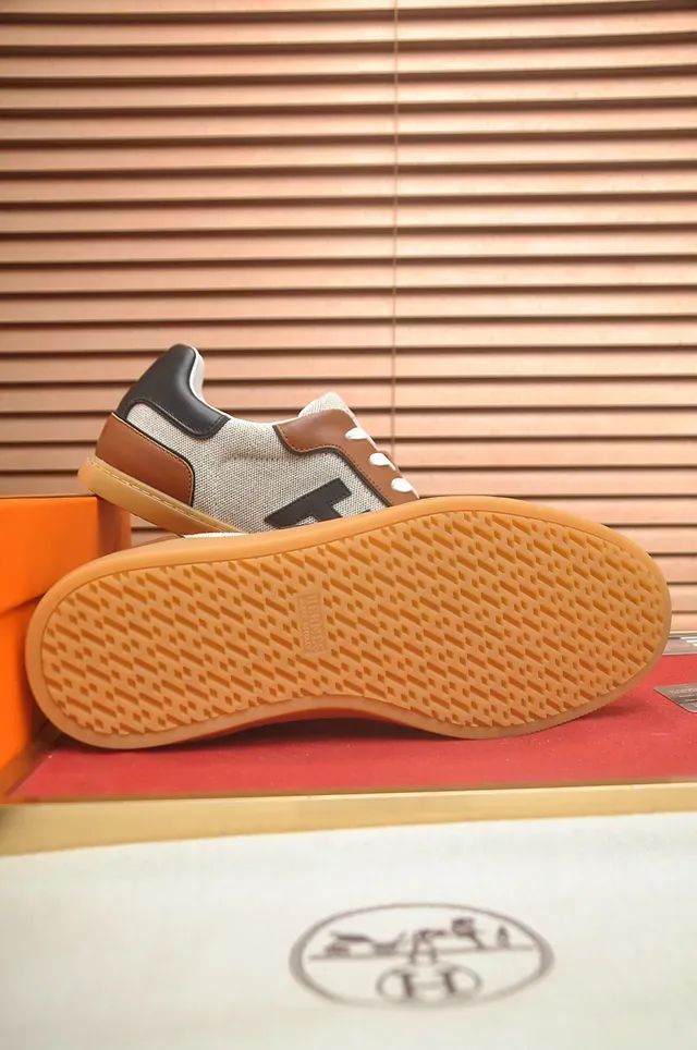 Hermès H Logo basket Beige Marron Noir Gomme baskets lifestyle 3