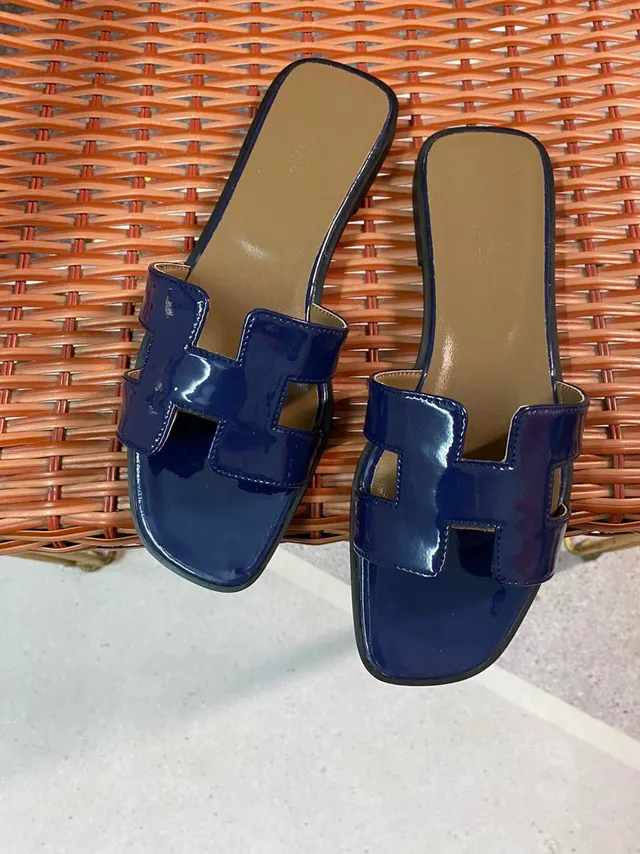 Hermès Navy Beige Patent Leather H-Strap Slippers 2
