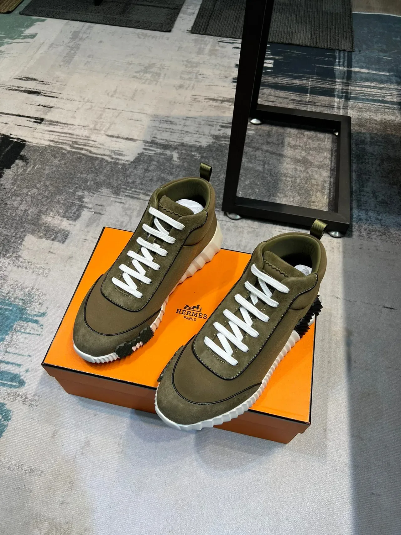 Hermès Sneaker Lifestyle Vert Olive en Daim et Cuir Montante 5