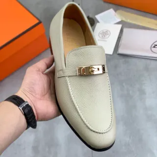 Hermès Oran বেইজ সোনালি গ্রেন লেদার মেটাল বাকেল স্ট্র্যাপ লোফার