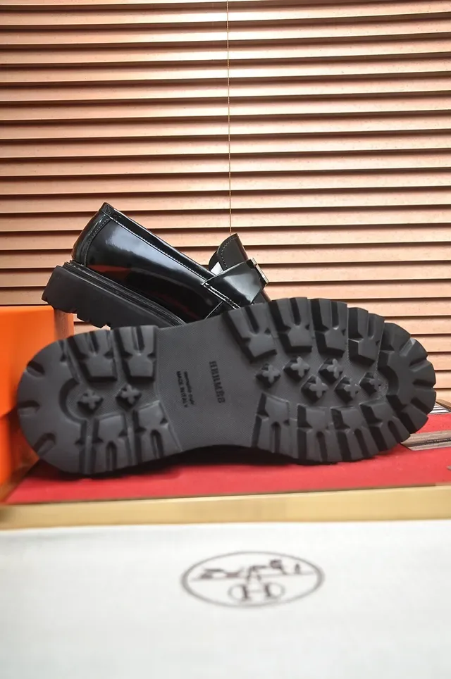 Hermès Oran Noir Cuir Patenté Brillant Mocassin avec Fermeture H-Buckle Hardware 3