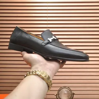 Hermès Oran 黑色皮革 H-Buckle 乐福鞋