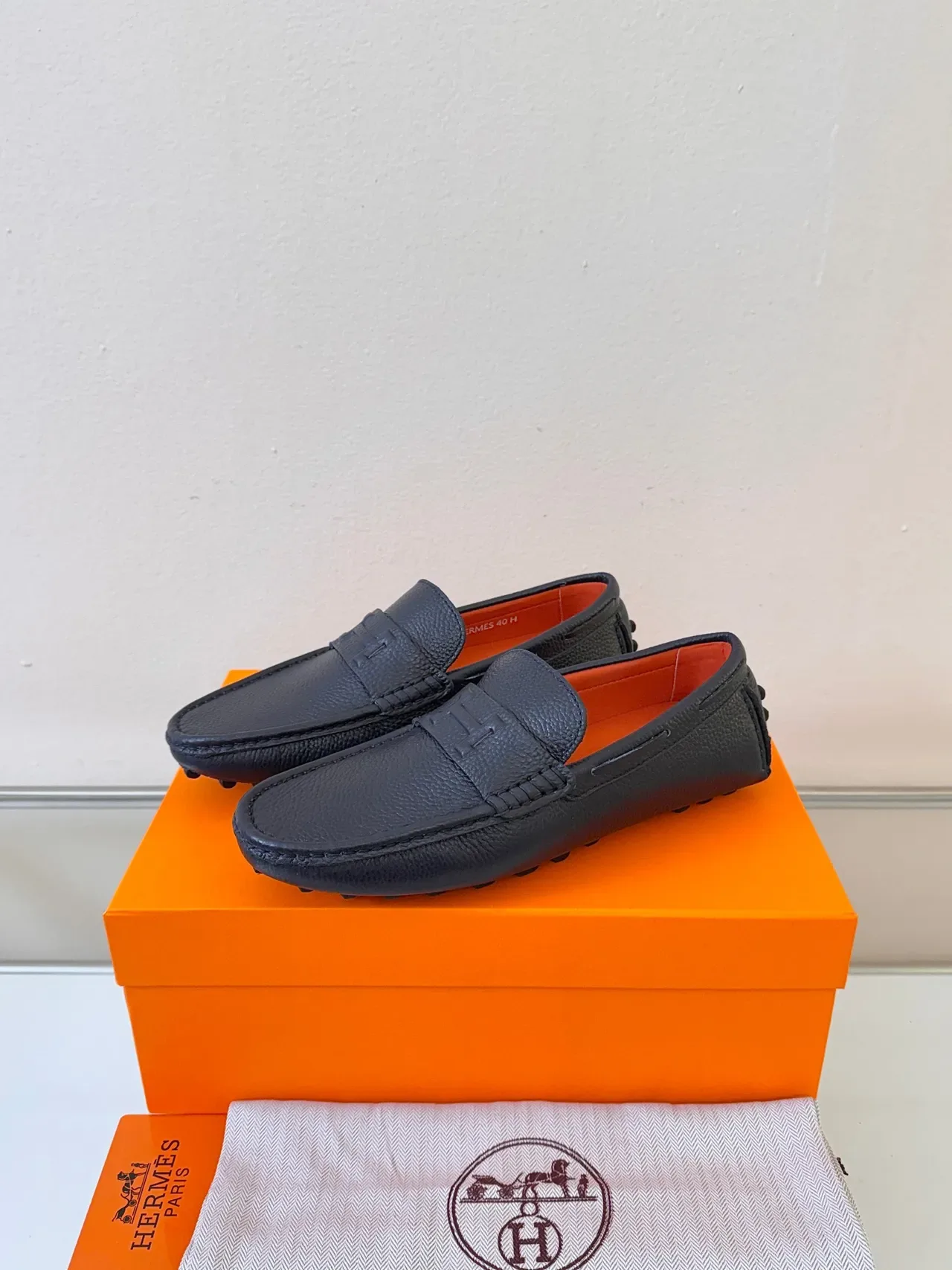 Hermès Oran Black Orange Pebbled Leather Braided Trim Loafer 2