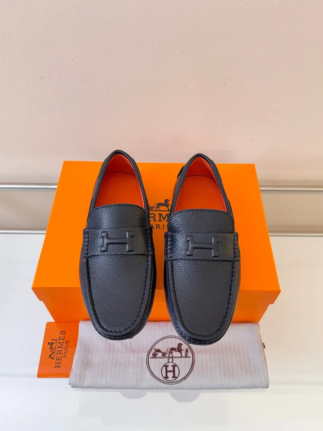 Hermès Oran Black Orange Pebbled Leather Braided Trim Loafer 6