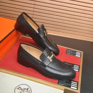 Hermès Oran 黑色鳄鱼纹皮革 H-Buckle 金扣乐福鞋