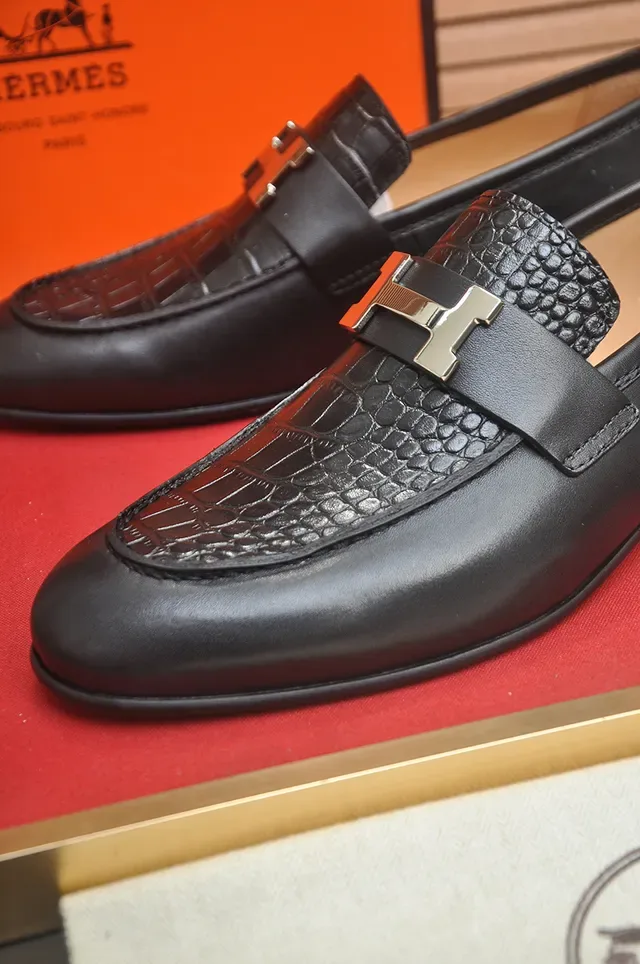 Hermès Oran Mocasin Cuero Negro Embossé Croc Toe Hebilla H Oro 3