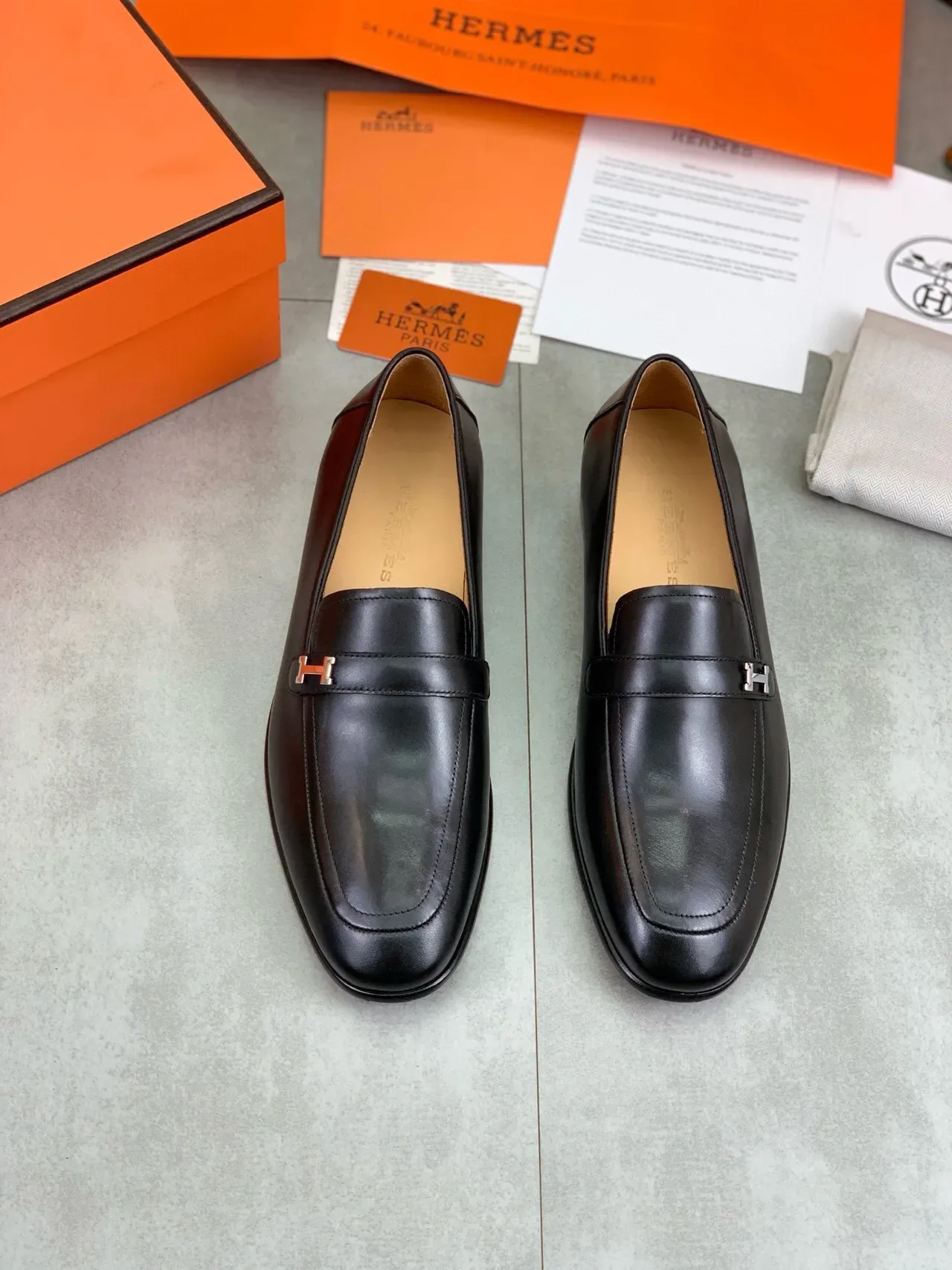 Hermès Oran Cuir Noir H-Buckle Loafers 5