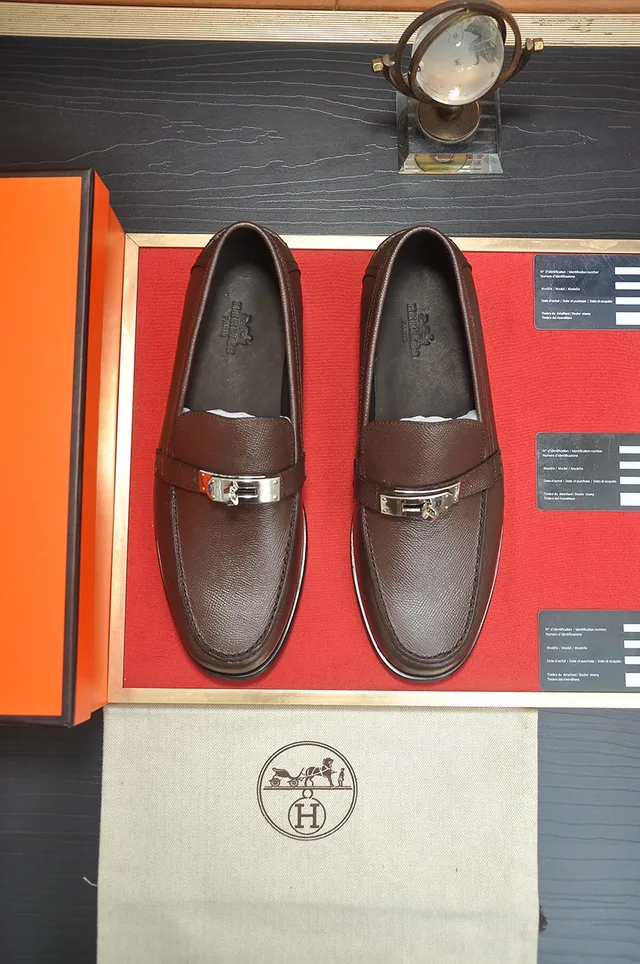 Hermès Oran Loafer Marrón Cuero granulado Hebilla de metal Loafers 5