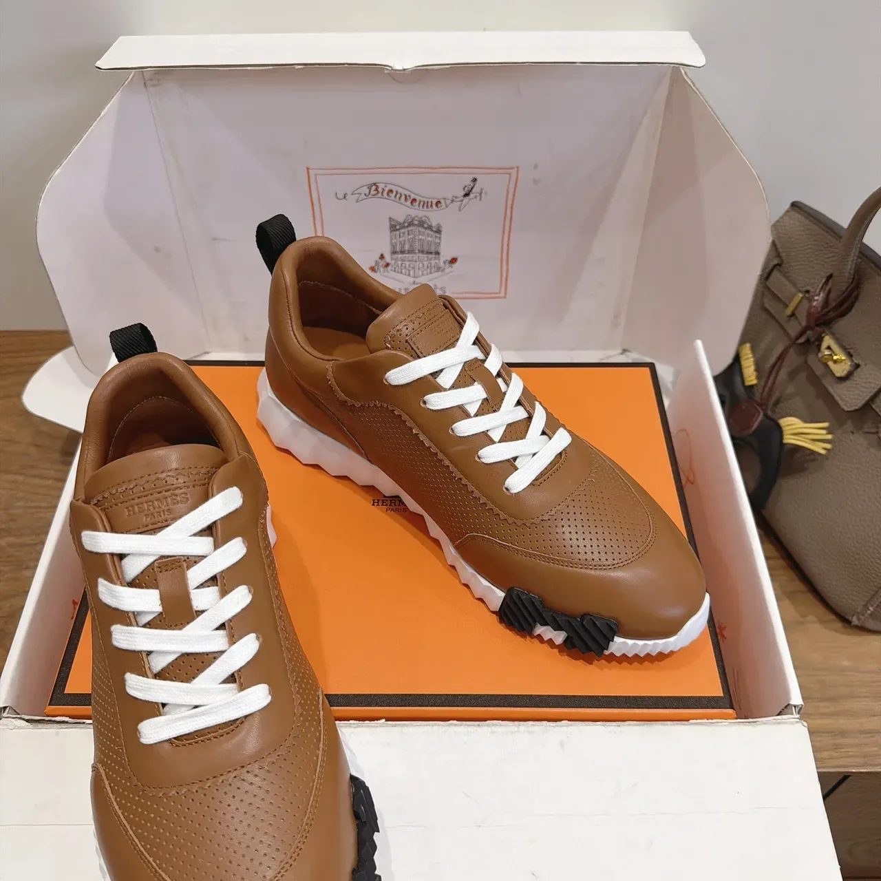Hermès Oran Tan sneakers lifestyle en cuir perforé 5