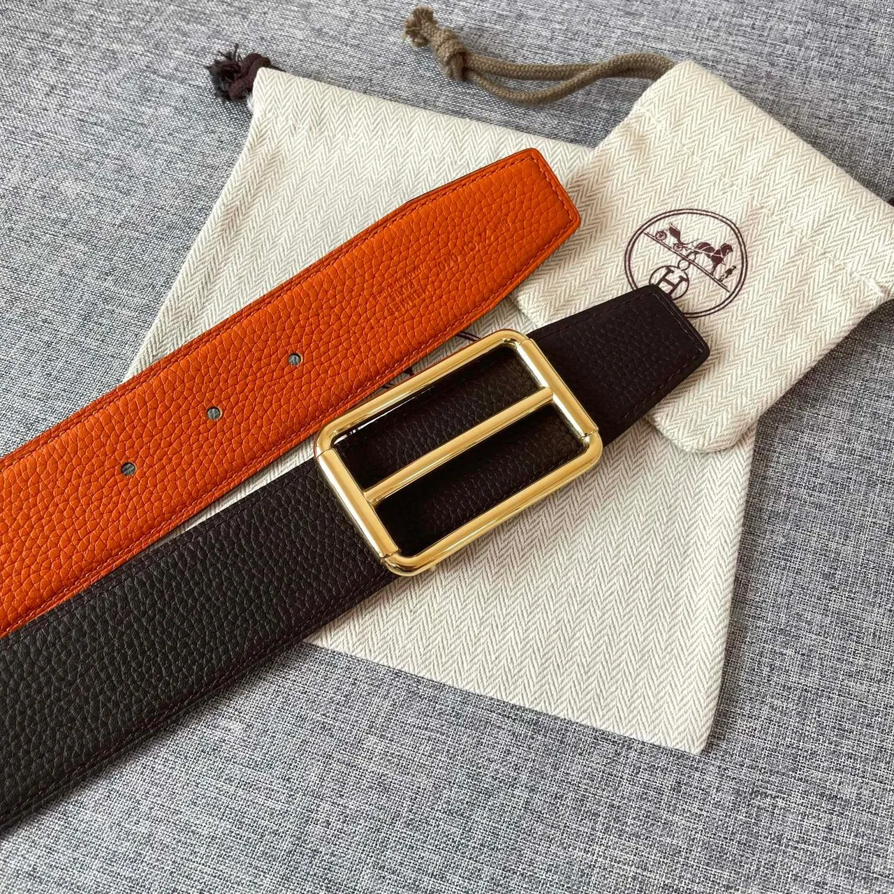 Hermès 双扣可翻转黑色和橙色皮革腰带 4