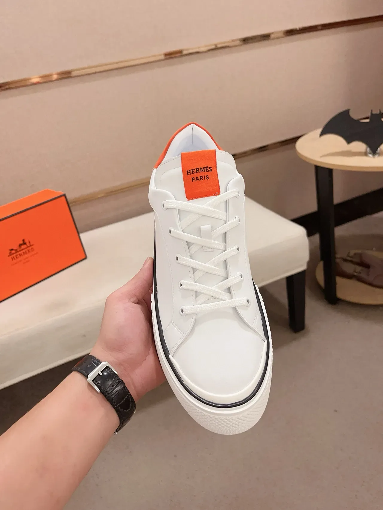 Hermès সাদা ও কমলা প্ল্যাটফর্ম স্নিকার 6