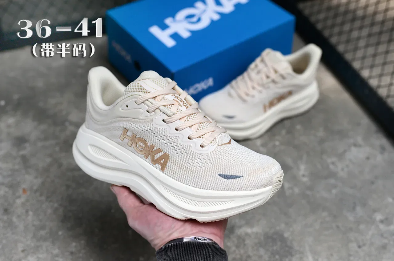 Hoka 米白金 工程针织鞋面 雕塑白色中底 跑鞋 3