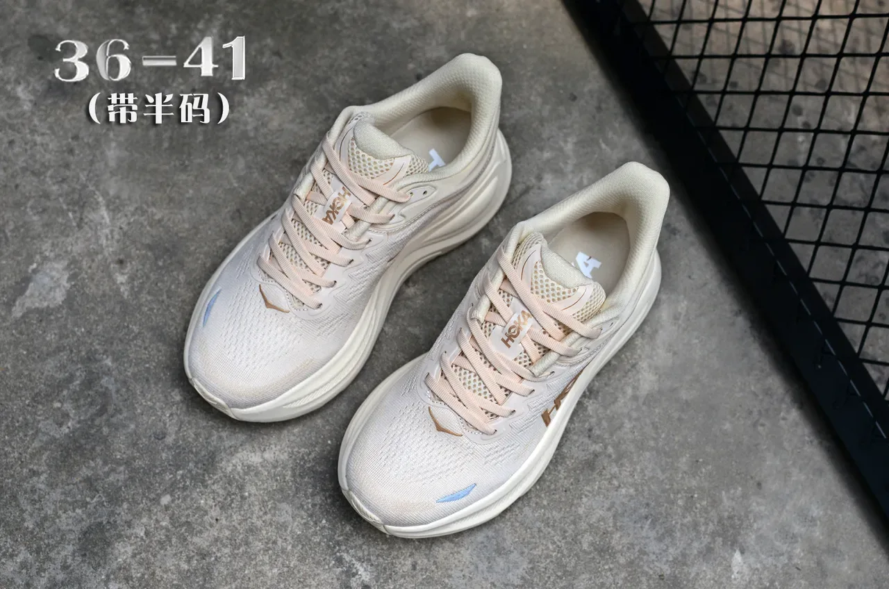 Hoka 米白金 工程针织鞋面 雕塑白色中底 跑鞋 4