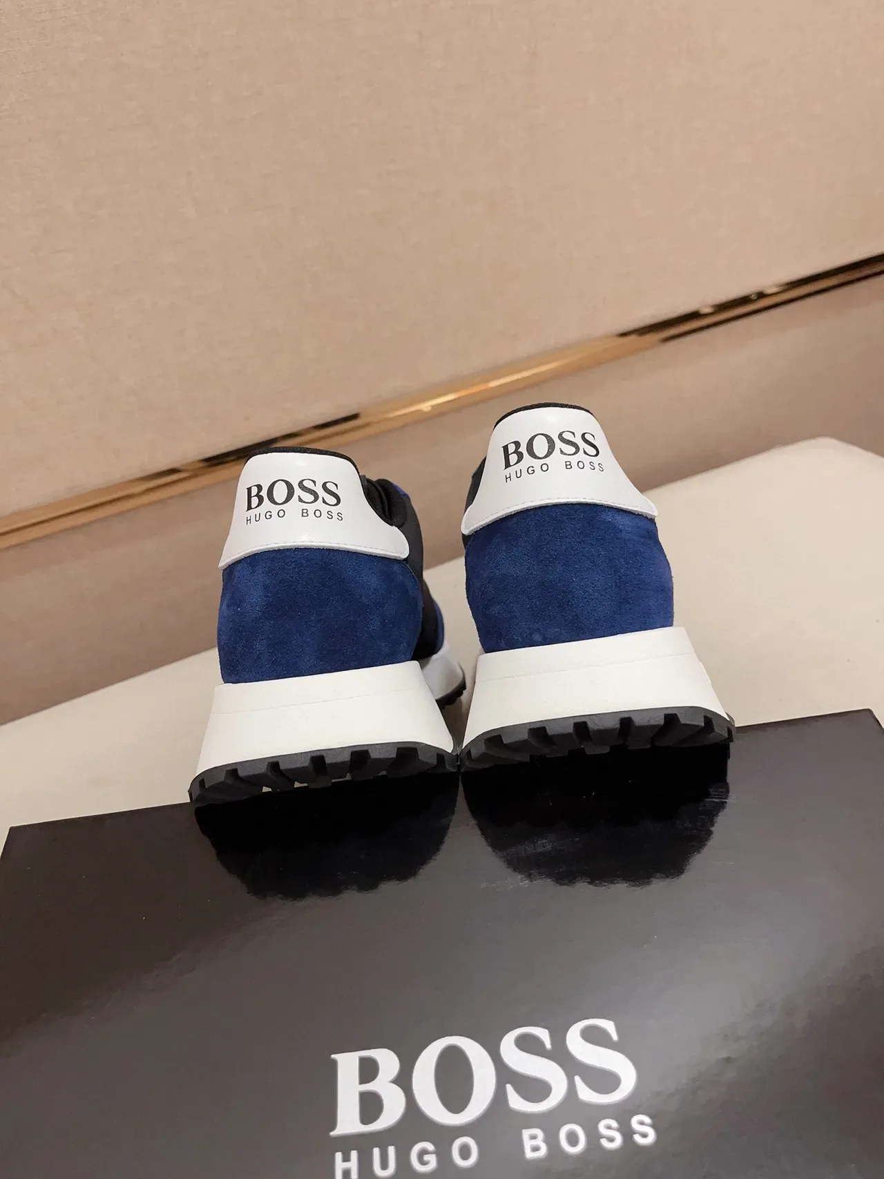 Hugo Boss Zapatillas Lifestyle de Ante Azul y Negro 8