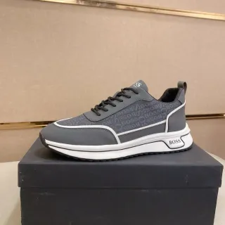 Hugo Boss Chaussures Lifestyle Gris Blanc avec Tige en Textile Monogramée et Bande de Contraste sur la Semelle Médiane