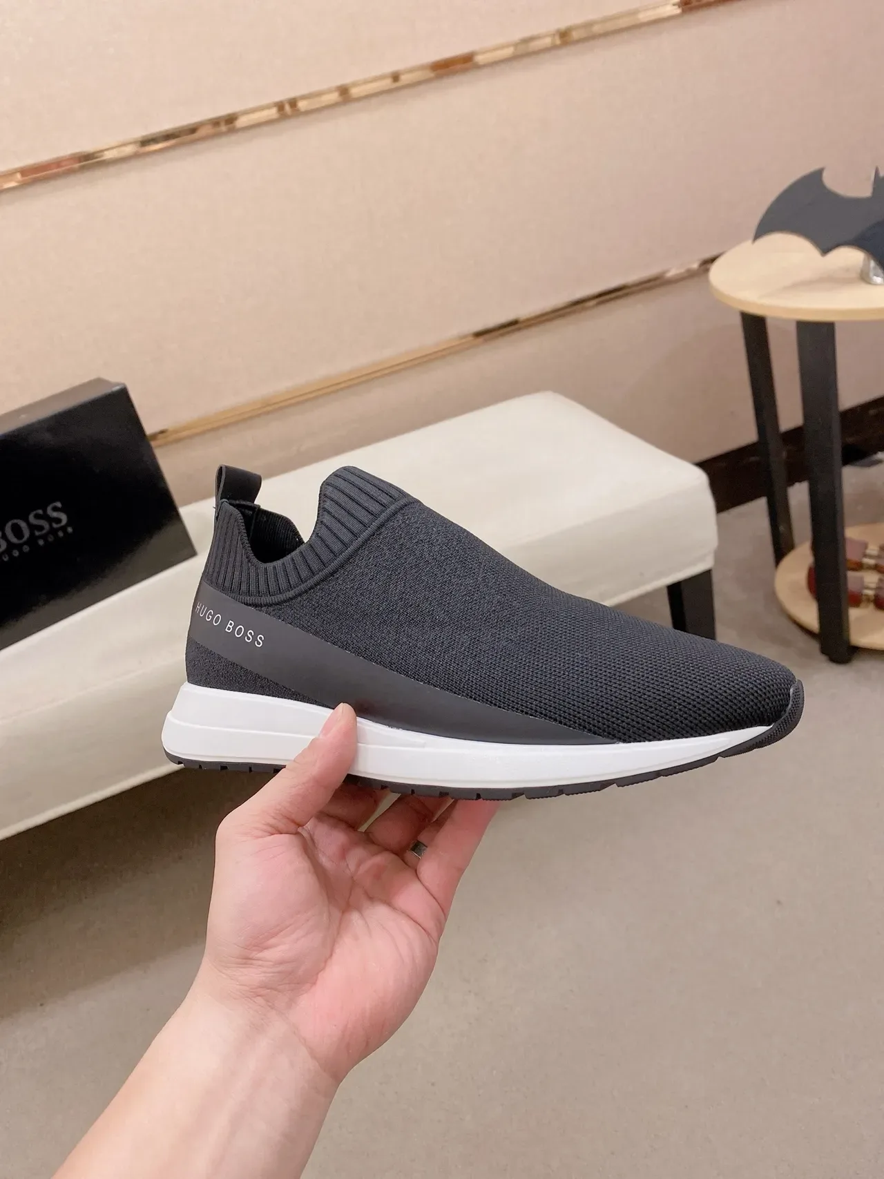 Hugo Boss Tênis Lifestyle Cinza e Branco de Malha Slip-On 5