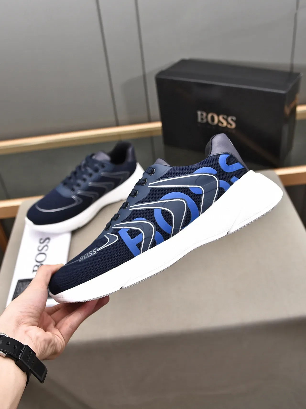 Hugo Boss azul marinho e azul logo gráfico sneakers lifestyle 7