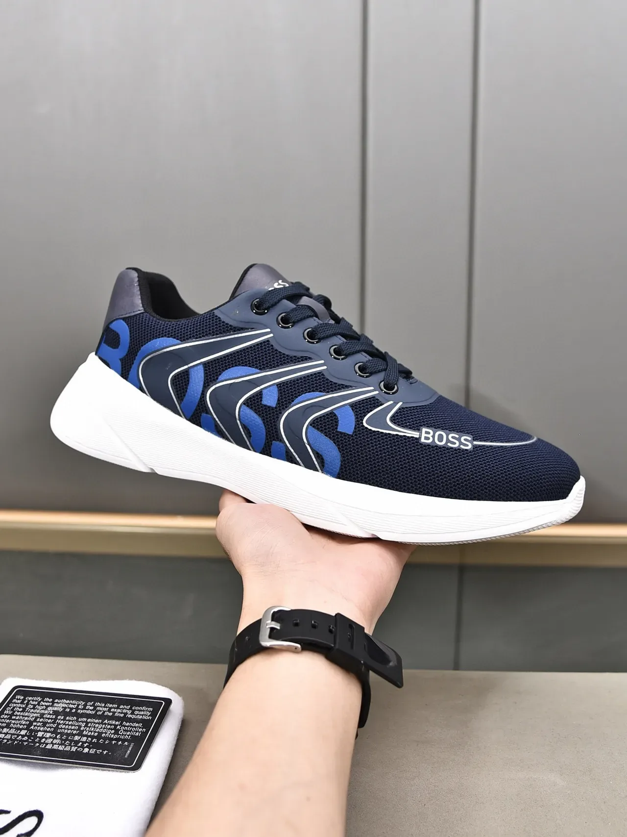 Hugo Boss azul marinho e azul logo gráfico sneakers lifestyle 8