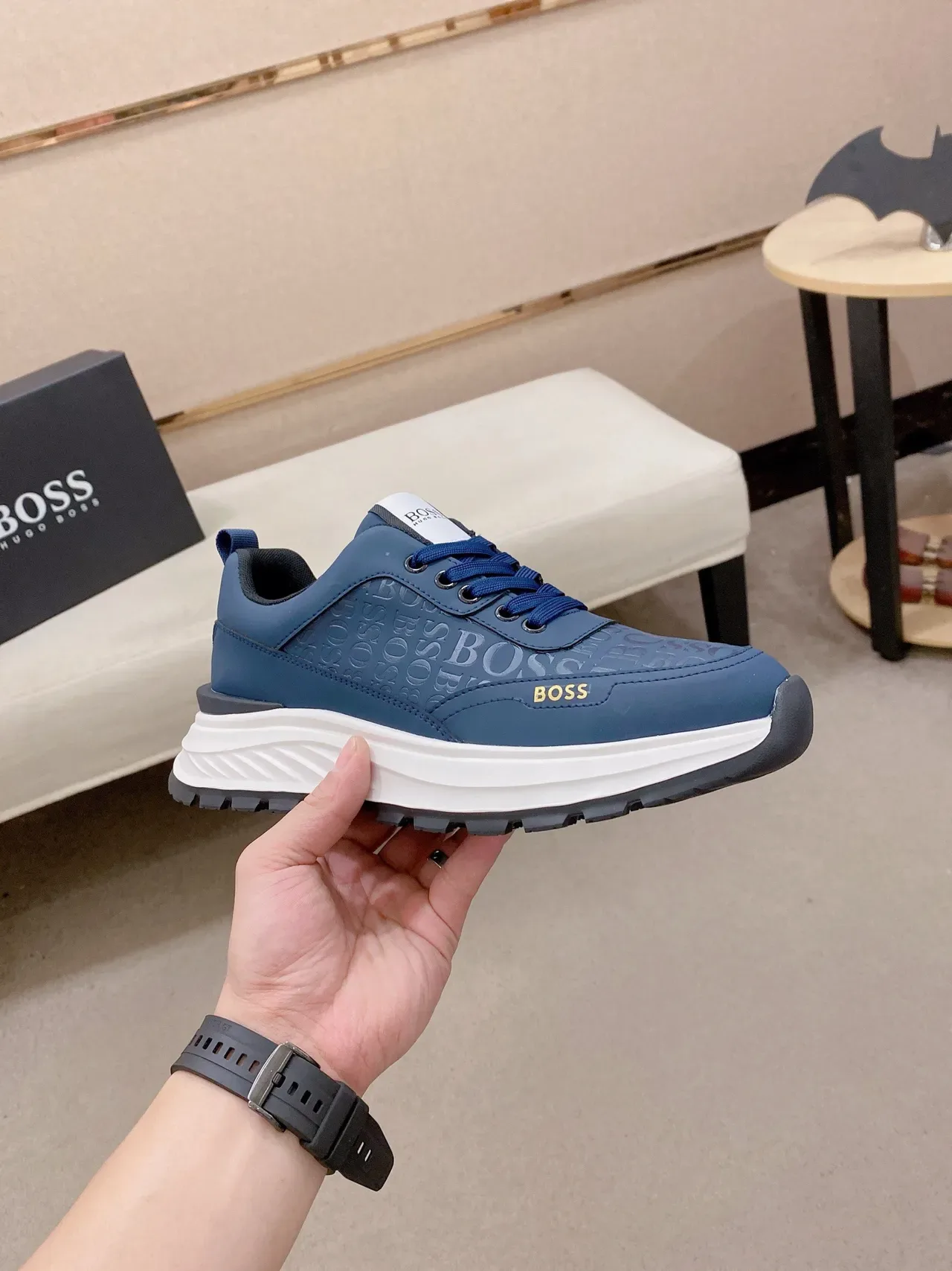 Hugo Boss 海军白 压纹标志图案 厚底分层中底 生活方式运动鞋 4