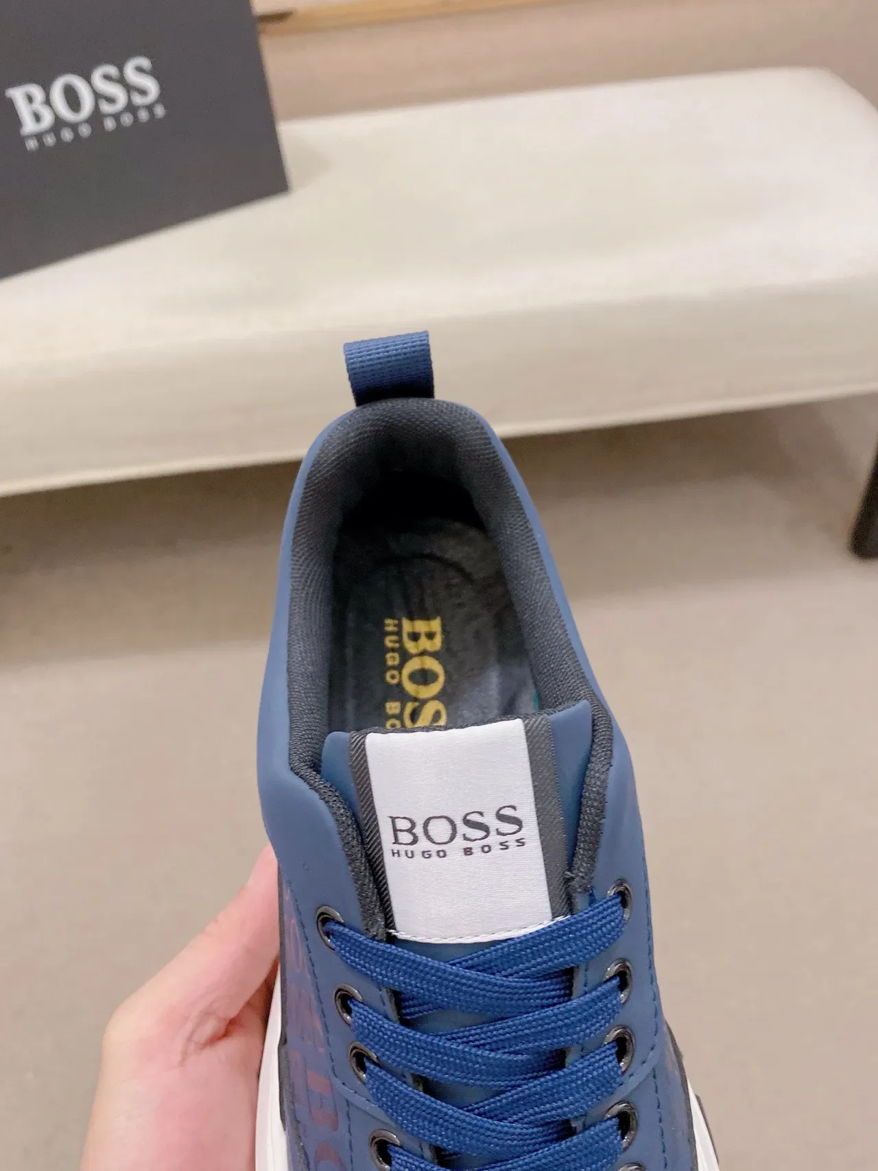 Hugo Boss 海军白 压纹标志图案 厚底分层中底 生活方式运动鞋 6