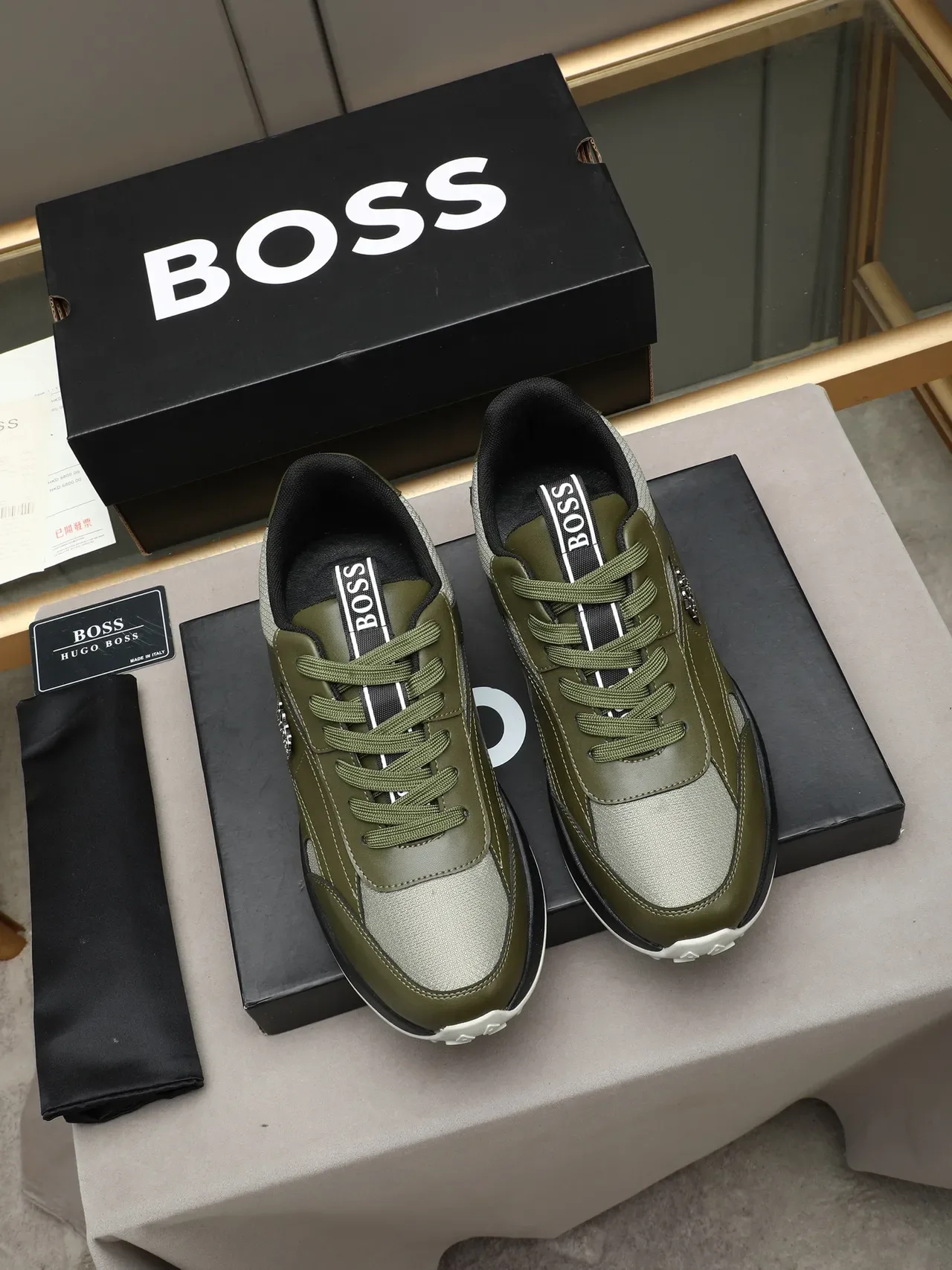 Hugo Boss 橄榄绿 皮革网面 休闲鞋 2