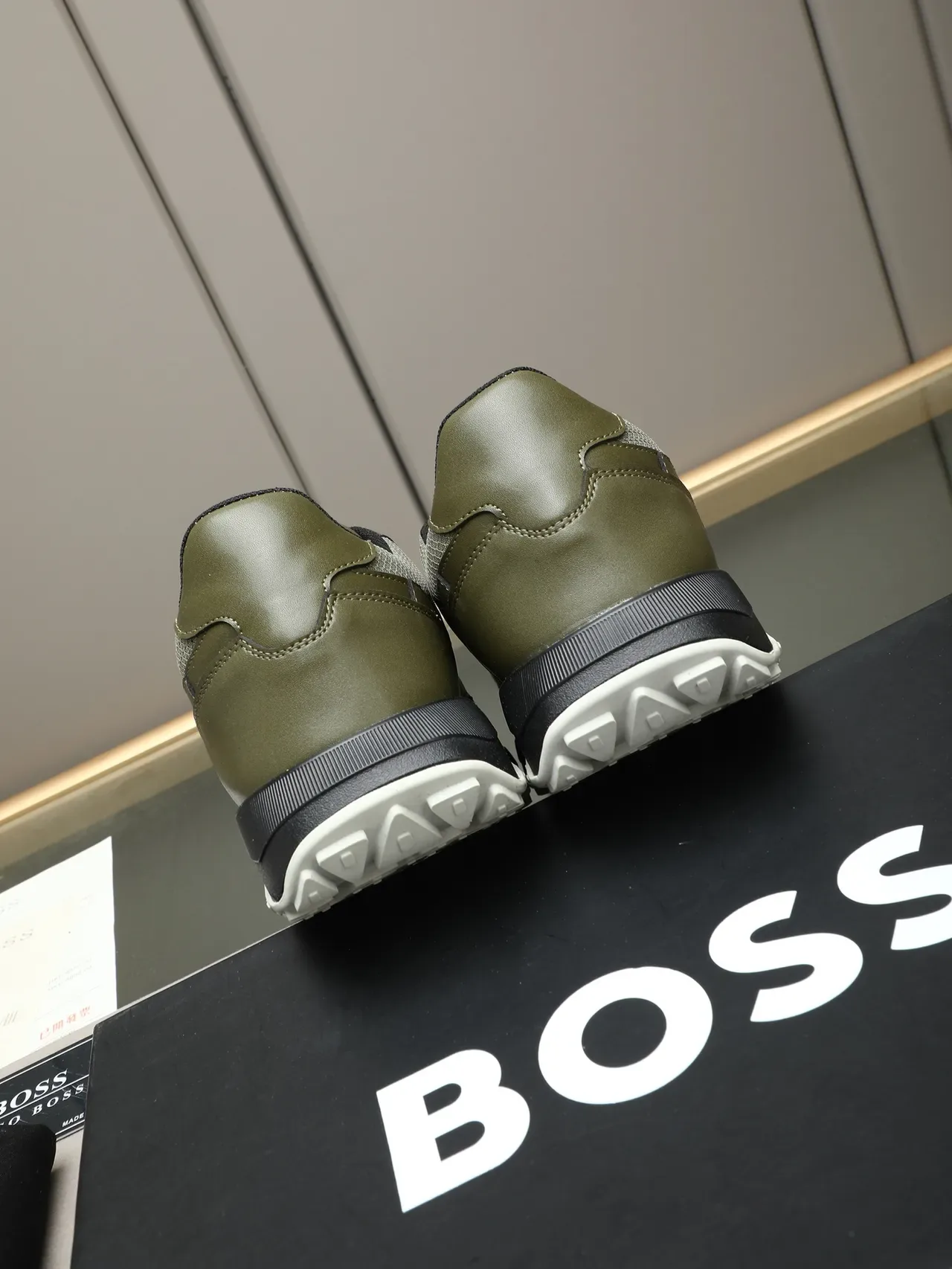 Hugo Boss 橄榄绿 皮革网面 休闲鞋 3